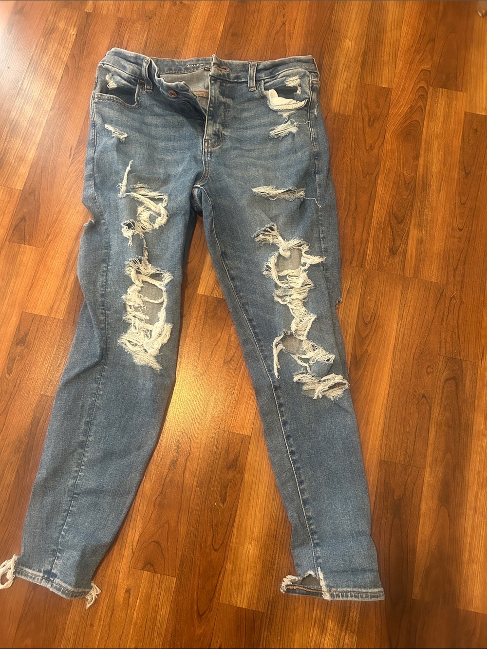 American Eagle Outfitters Women's Light Blue Ripped Skinny Jeans